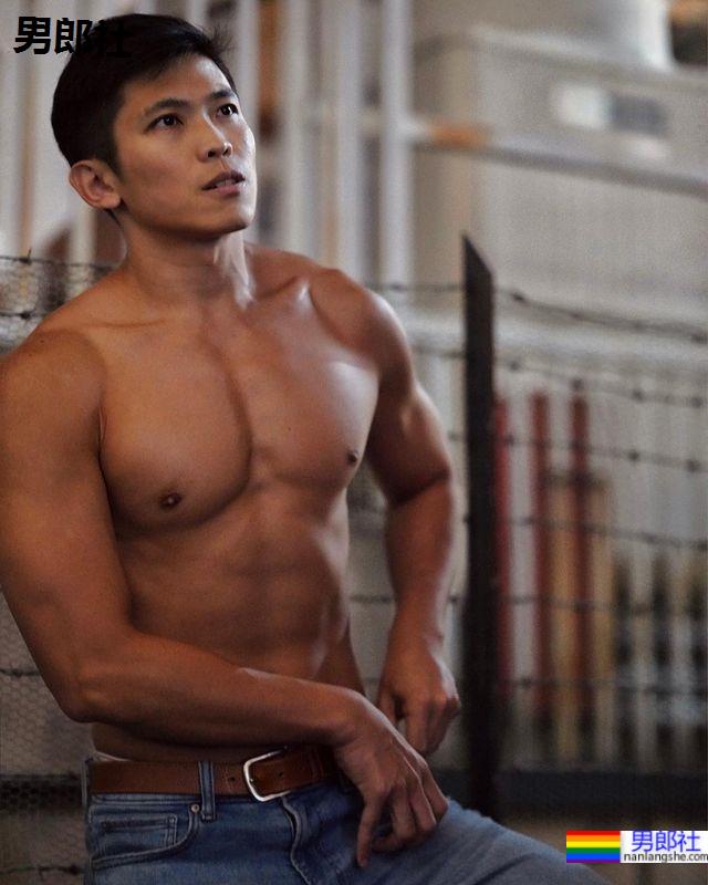 以健身旅行为己任用身材笑容走遍世界的肌肉萌男孩：Leo Chiang - 51虹马