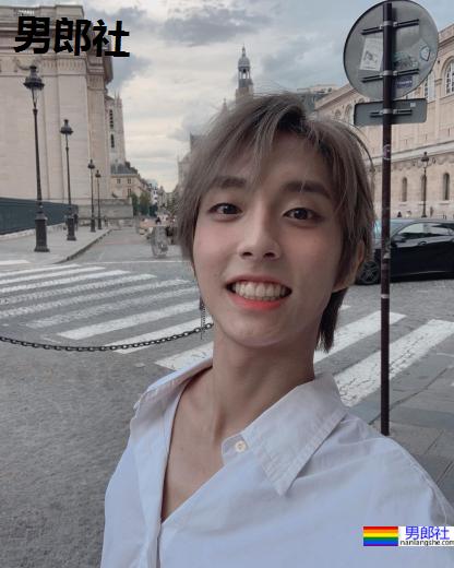 韩国首位出柜男歌手当选最Gay男偶像第10名 发文表示：请正视我的同性恋身分 - 51虹马