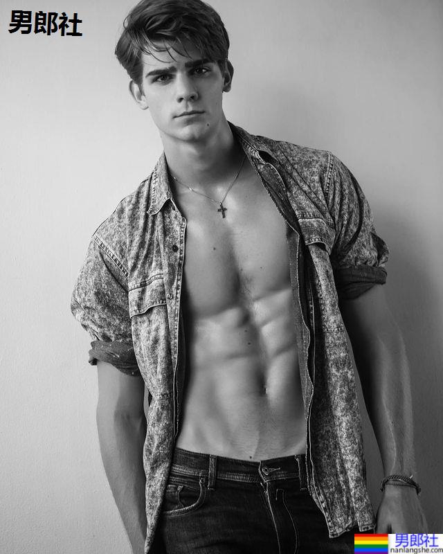 让你今晚想来点的越夜越野义式鲜肉拼盘：Leonardo Tano - 51虹马