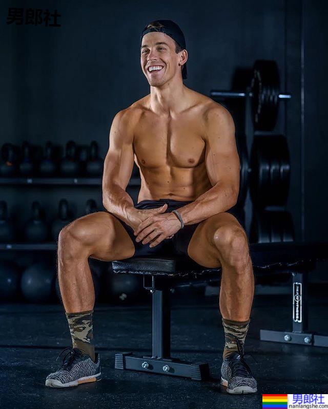 29岁美国滑雪冠军「滑出」自我勇敢出柜 盼体坛给同志平等友善的赛事空间 - 51虹马