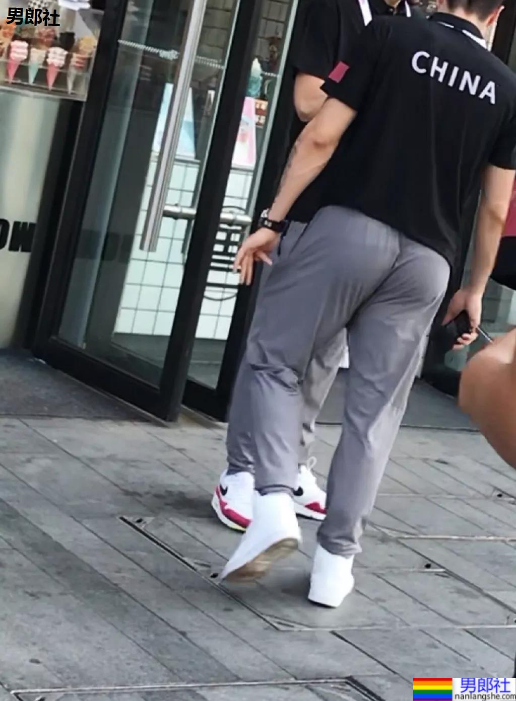 体院生小哥有多翘， 这才是真实力！ - 51虹马