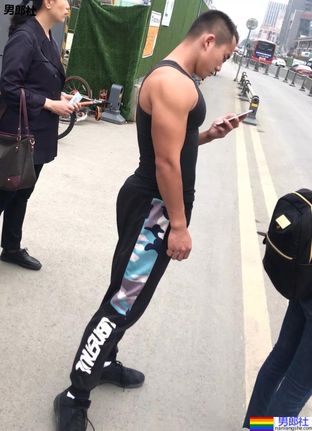 体院生小哥有多翘， 这才是真实力！ - 51虹马