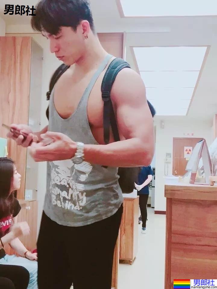 体院生小哥有多翘， 这才是真实力！ - 51虹马