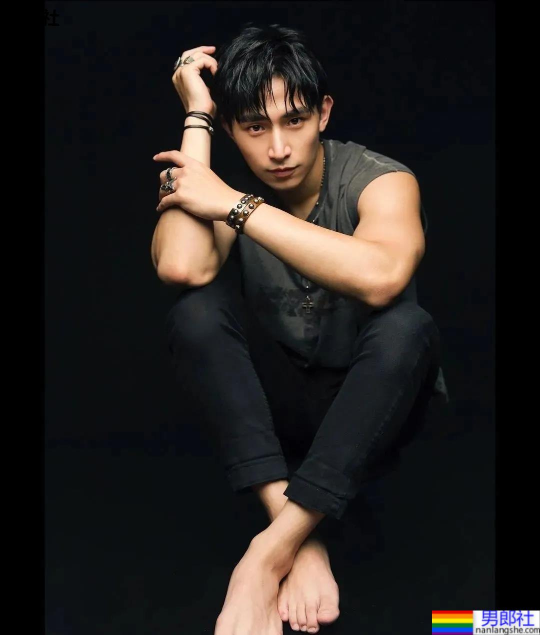 模特林家佑最新写真一览，小姐姐们都不淡定了！ - 51虹马