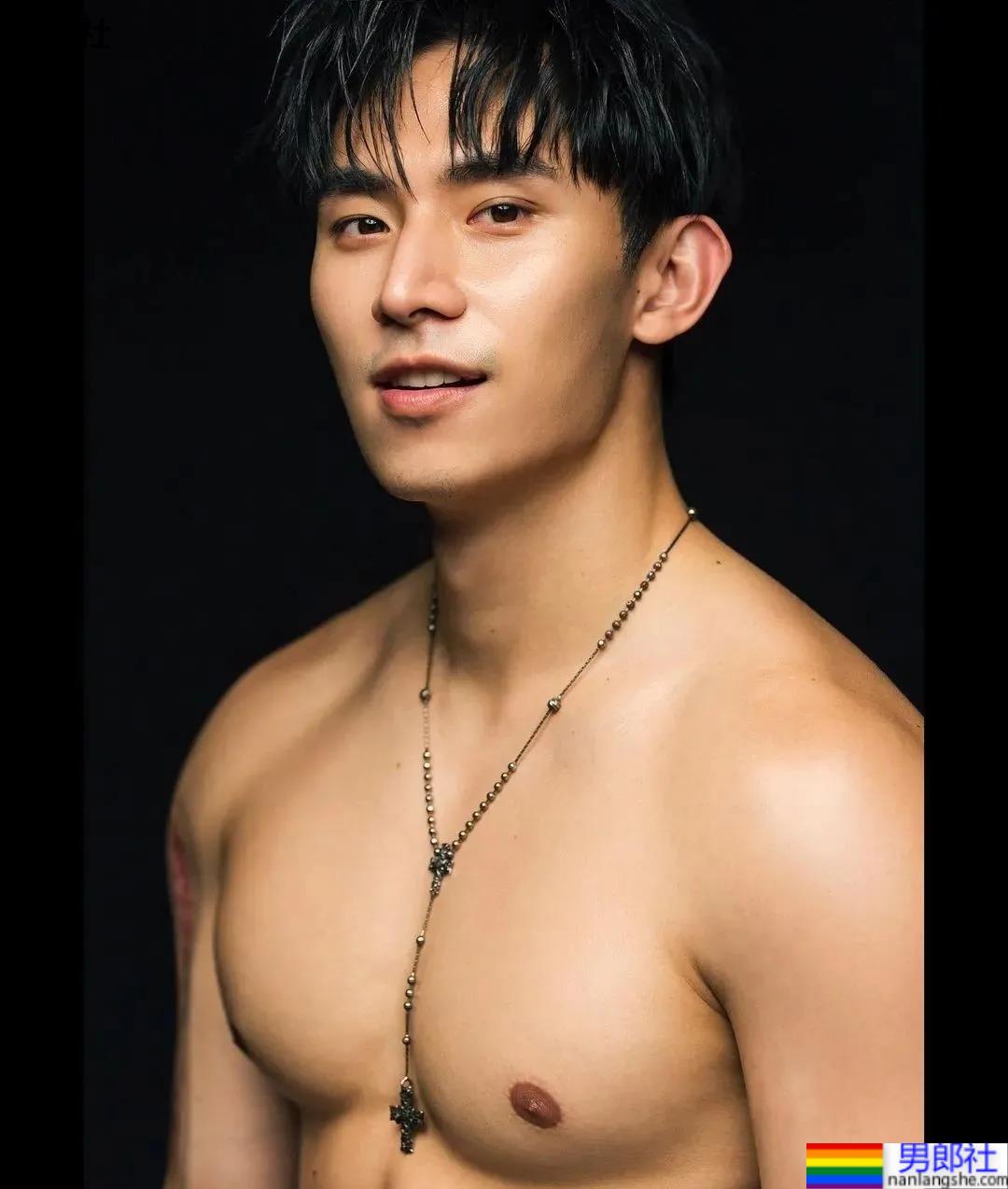 模特林家佑最新写真一览，小姐姐们都不淡定了！ - 51虹马