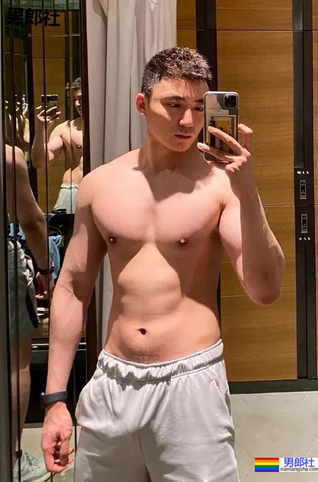 山东小哥哥，乖巧却不失男人味！-51虹马