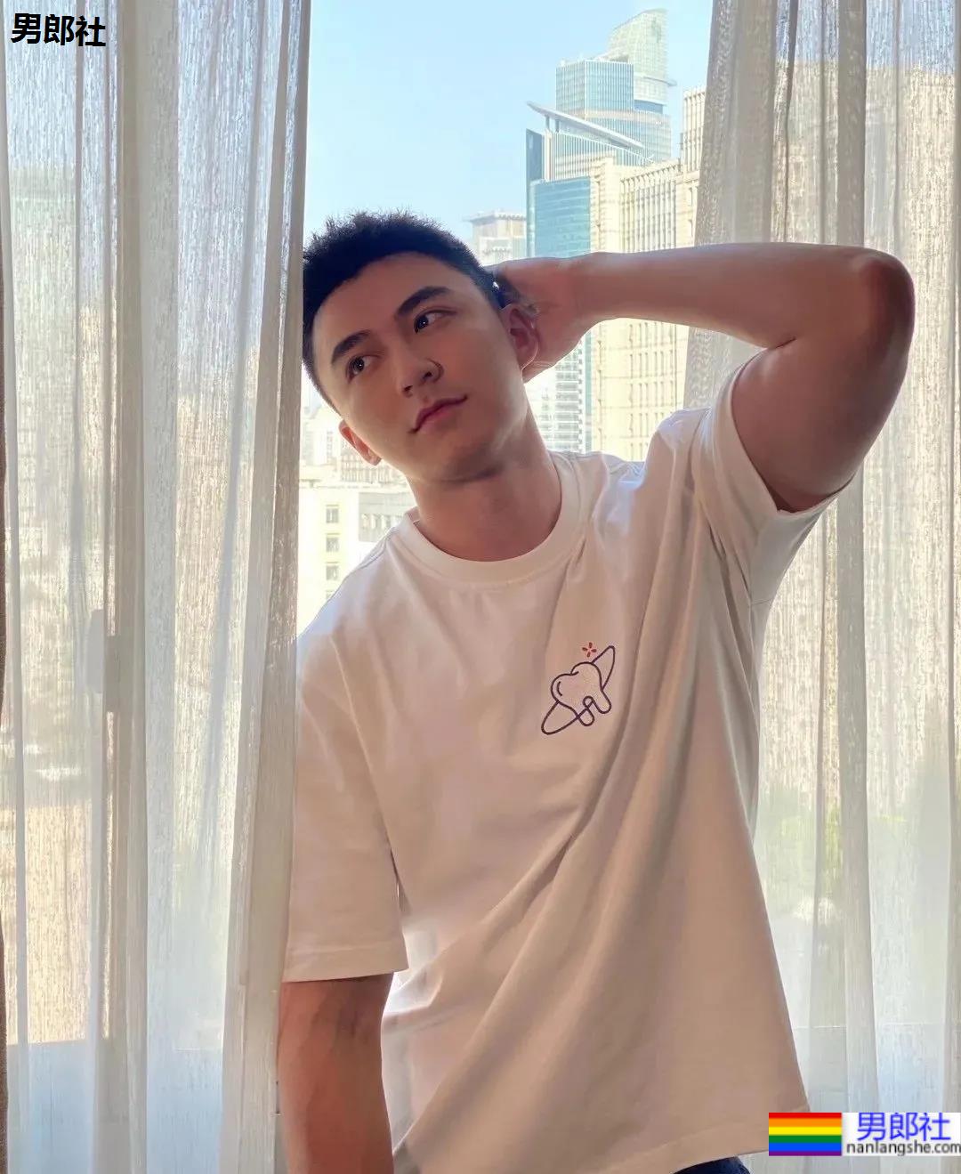 山东小哥哥，乖巧却不失男人味！ - 51虹马