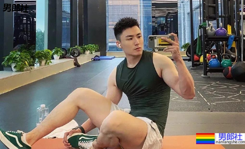 山东小哥哥，乖巧却不失男人味！ - 51虹马