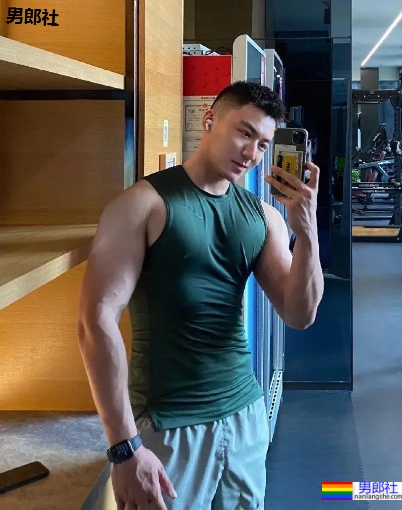 山东小哥哥，乖巧却不失男人味！ - 51虹马