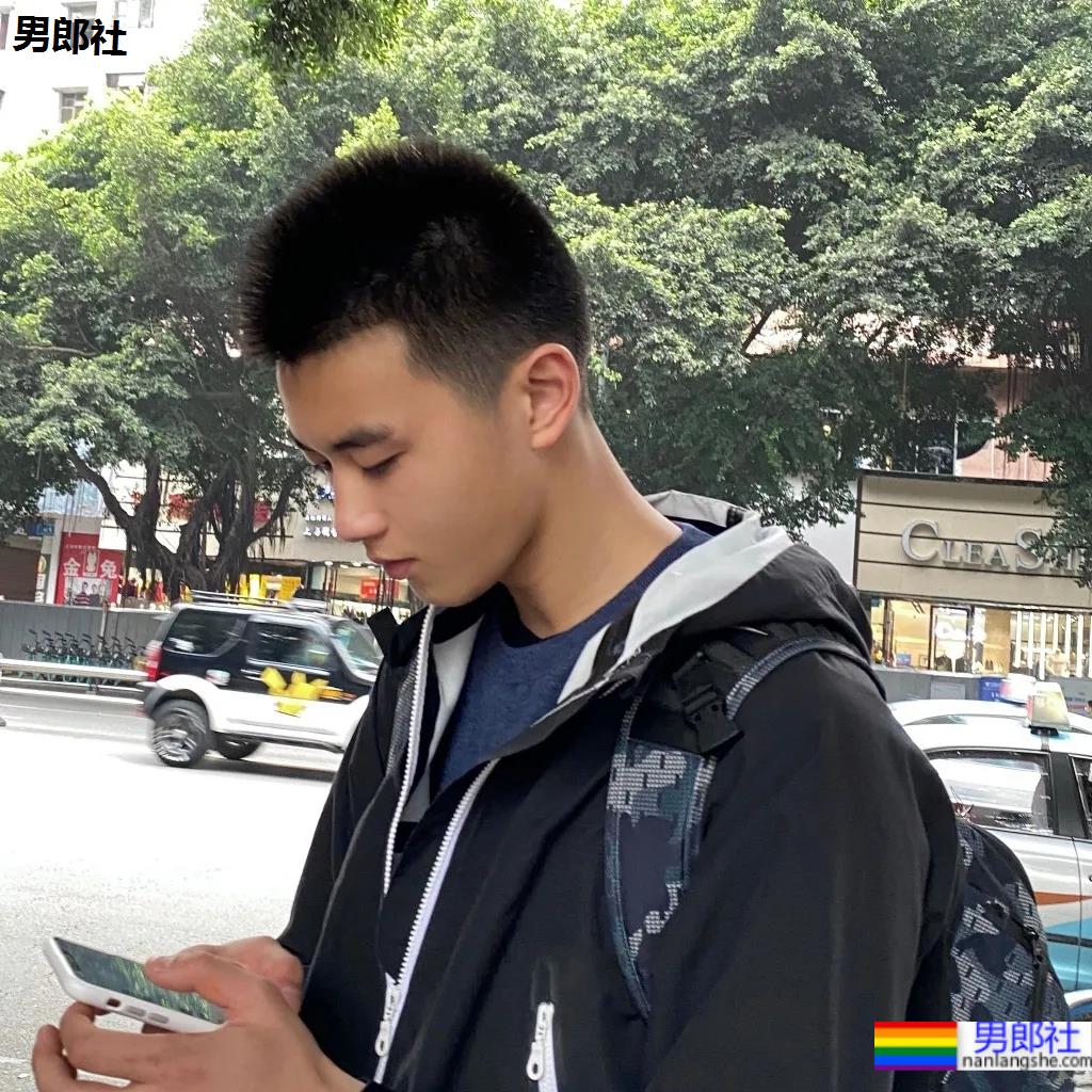 00年1米98大长腿篮球校草，怕不是偶像剧男主吧！ - 51虹马