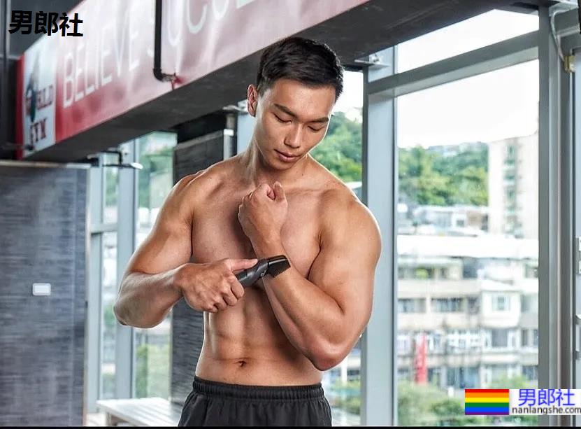 健身教练逆袭拍荷尔蒙大片，老阿姨都不淡定了！ - 51虹马