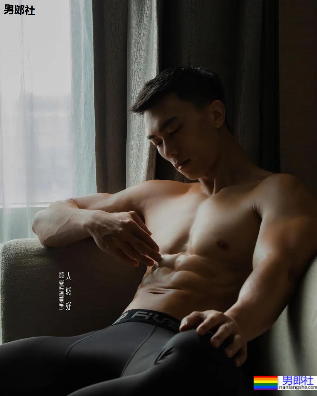 健身教练逆袭拍荷尔蒙大片，老阿姨都不淡定了！ - 51虹马