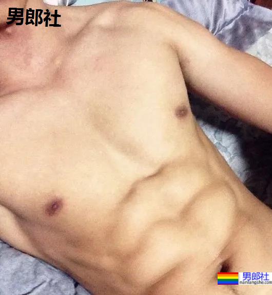 健身教练逆袭拍荷尔蒙大片，老阿姨都不淡定了！ - 51虹马