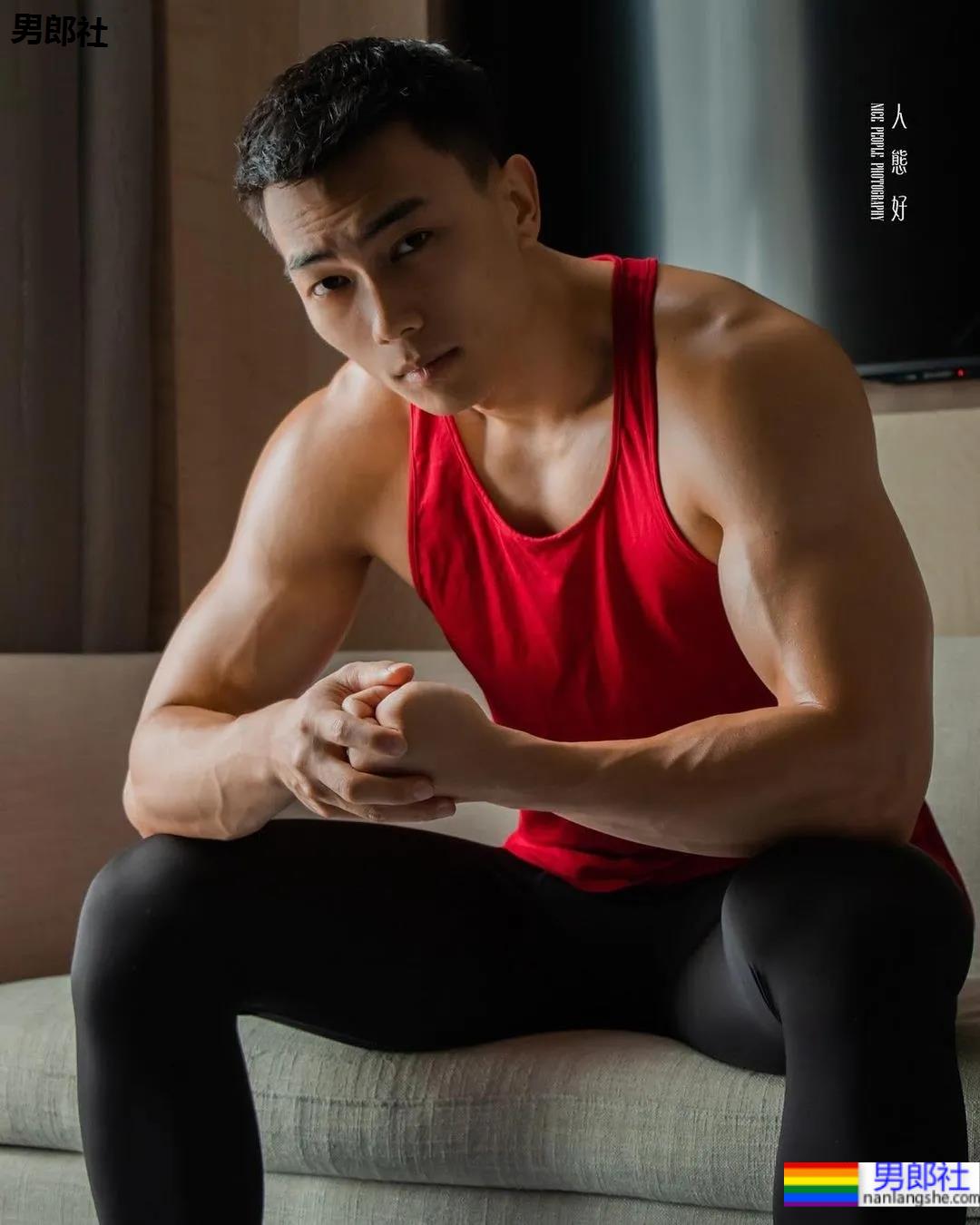 健身教练逆袭拍荷尔蒙大片，老阿姨都不淡定了！ - 51虹马