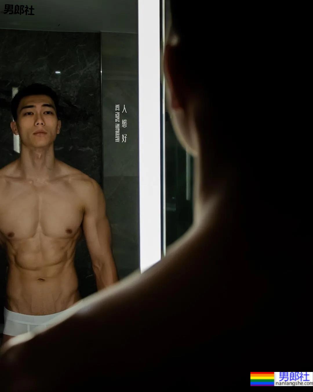 健身教练逆袭拍荷尔蒙大片，老阿姨都不淡定了！ - 51虹马