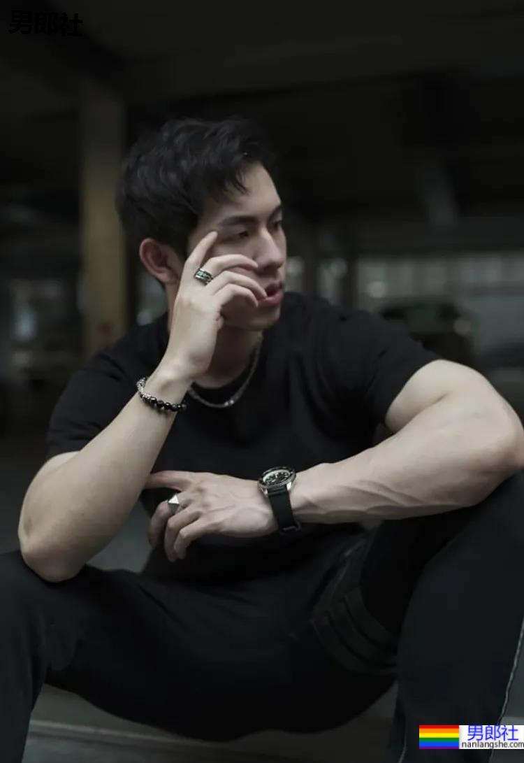 一大波圣诞肌肉来啦! - 51虹马