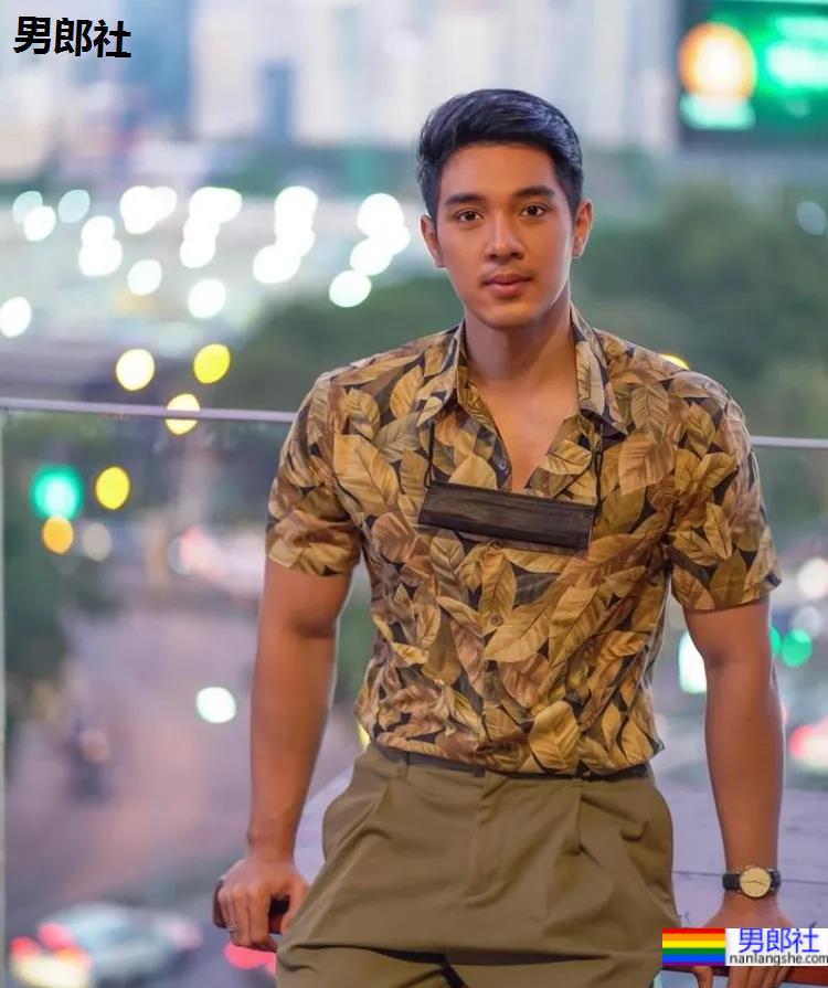 一大波圣诞肌肉来啦! - 51虹马