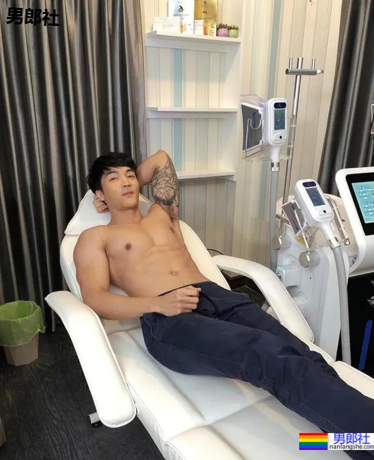 一大波圣诞肌肉来啦! - 51虹马