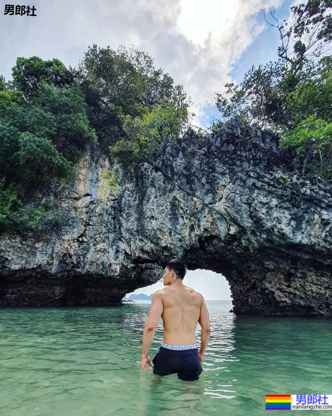 一大波圣诞肌肉来啦! - 51虹马