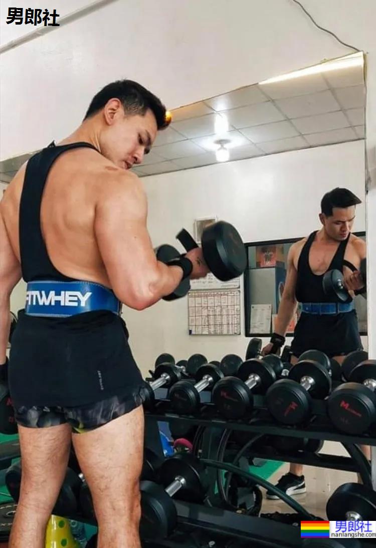 一大波圣诞肌肉来啦! - 51虹马