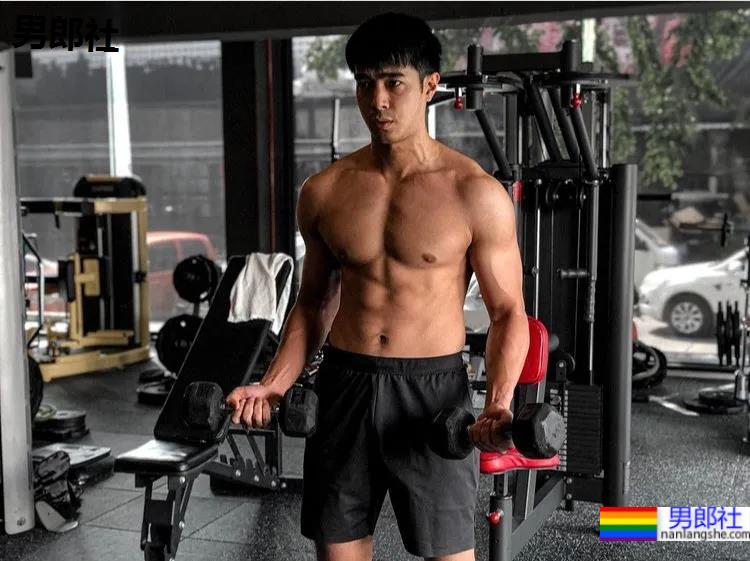 一大波圣诞肌肉来啦! - 51虹马