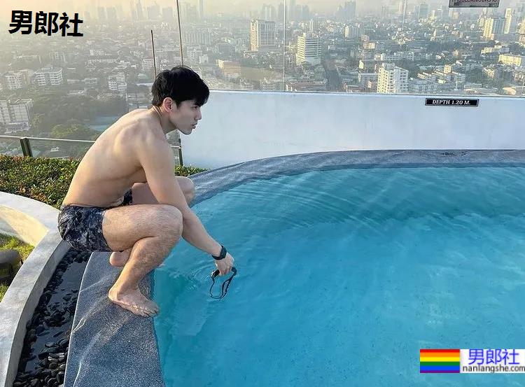 一大波圣诞肌肉来啦! - 51虹马