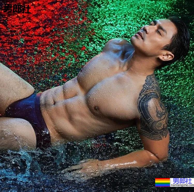 一大波圣诞肌肉来啦! - 51虹马