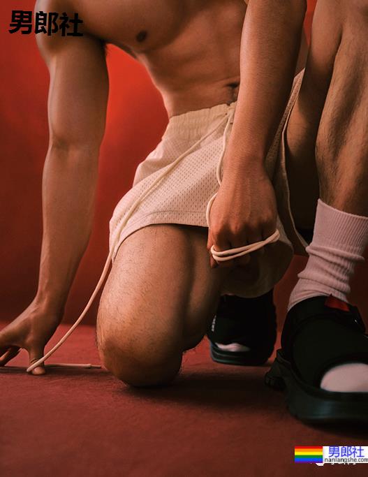 刘芮麟拍荷尔蒙运动大片,这也身材也太A了! - 51虹马 刘芮麟拍荷尔蒙运动大片,这也身材也太A了! - 51虹马