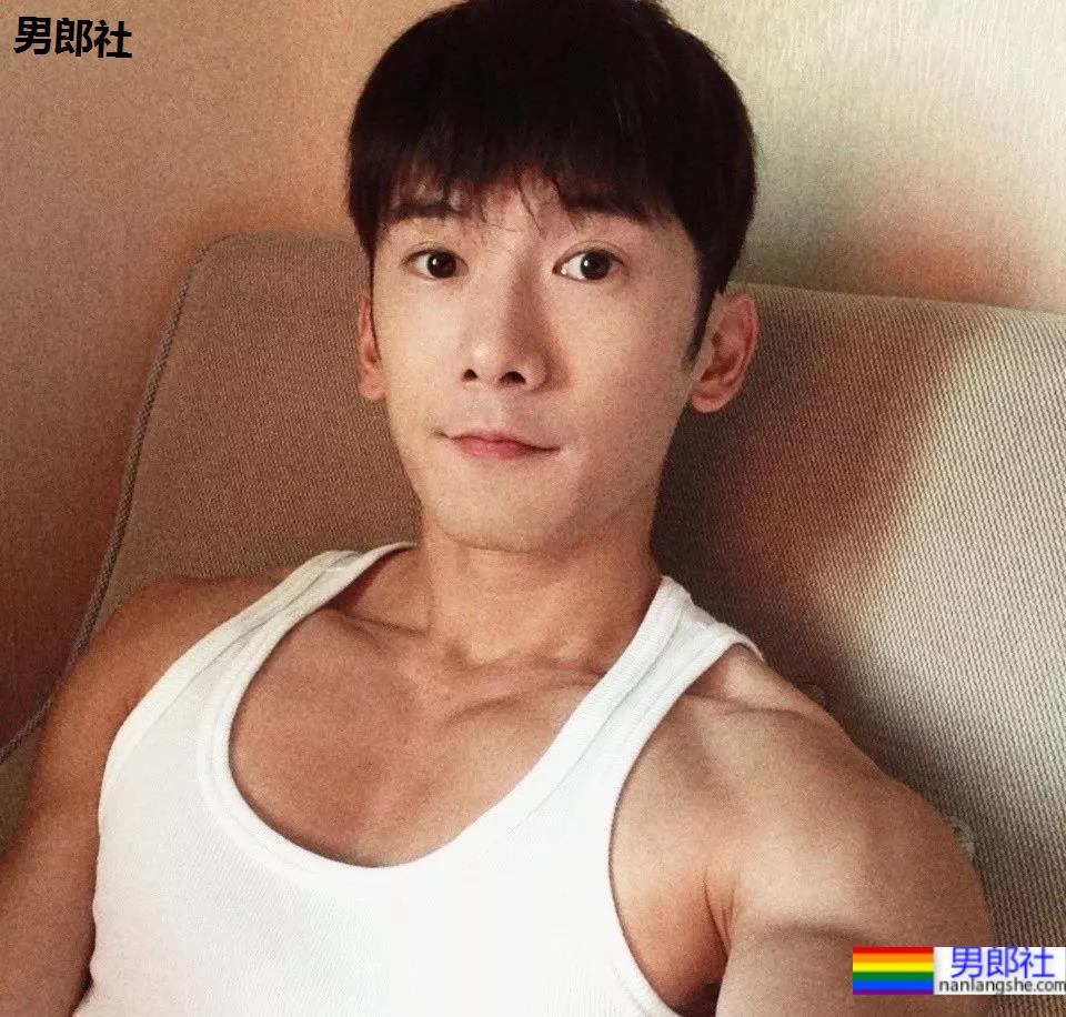 刘芮麟拍荷尔蒙运动大片,这也身材也太A了! - 51虹马 刘芮麟拍荷尔蒙运动大片,这也身材也太A了! - 51虹马