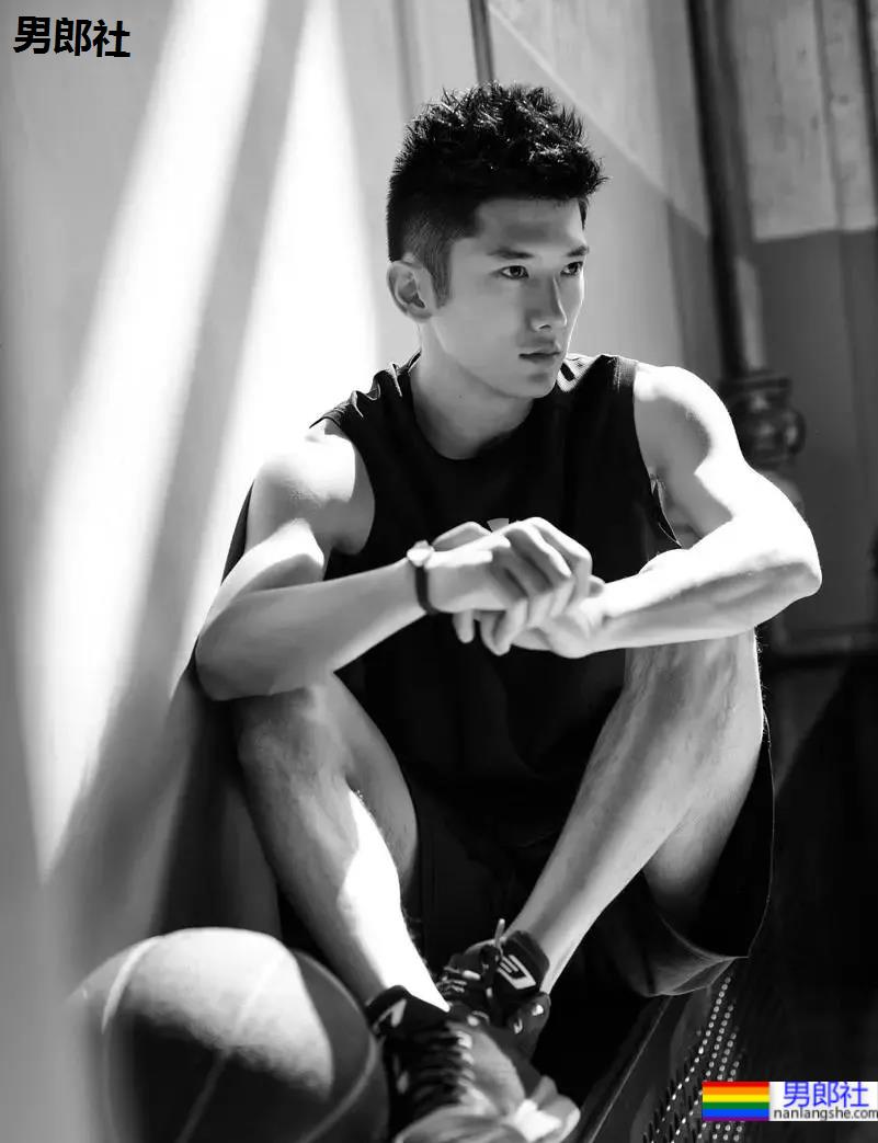 刘芮麟拍荷尔蒙运动大片,这也身材也太A了! - 51虹马 刘芮麟拍荷尔蒙运动大片,这也身材也太A了! - 51虹马