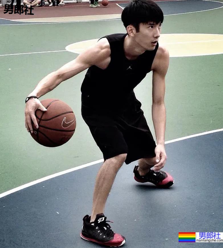 刘芮麟拍荷尔蒙运动大片,这也身材也太A了! - 51虹马 刘芮麟拍荷尔蒙运动大片,这也身材也太A了! - 51虹马