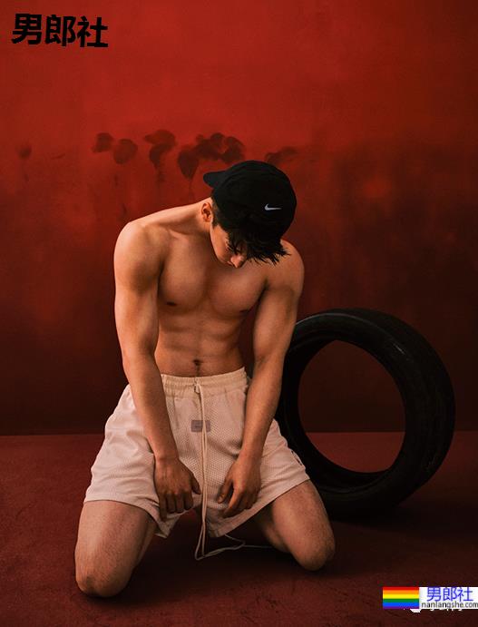 刘芮麟拍荷尔蒙运动大片,这也身材也太A了! - 51虹马 刘芮麟拍荷尔蒙运动大片,这也身材也太A了! - 51虹马