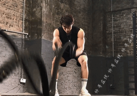 肌肉男在线营业,完美腹肌只要1块钱!看完他的好身材,网友们沸腾了! - 51虹马 肌肉男在线营业,完美腹肌只要1块钱!看完他的好身材,网友们沸腾了! - 51虹马