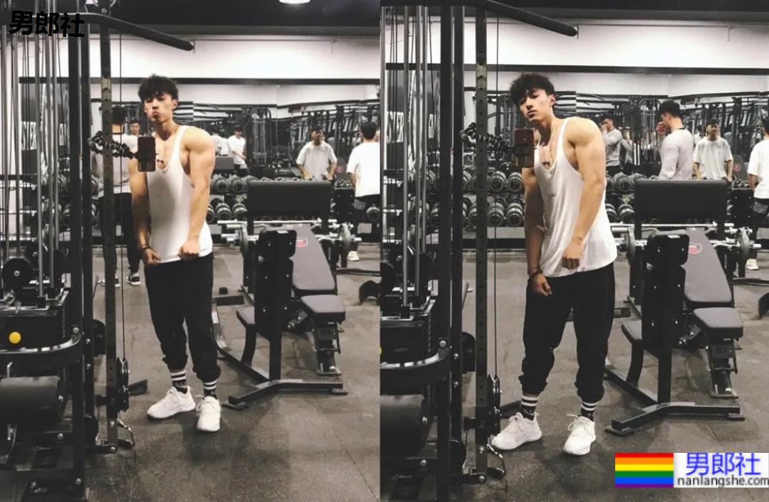 肌肉男在线营业,完美腹肌只要1块钱!看完他的好身材,网友们沸腾了! - 51虹马 肌肉男在线营业,完美腹肌只要1块钱!看完他的好身材,网友们沸腾了! - 51虹马