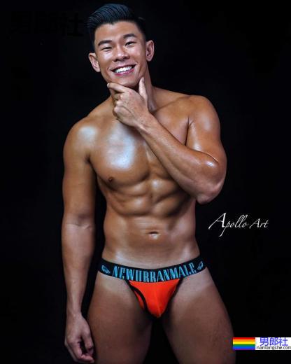 新加坡晒出阳光灿笑的划船肌肉少年：Oz Titus-51虹马