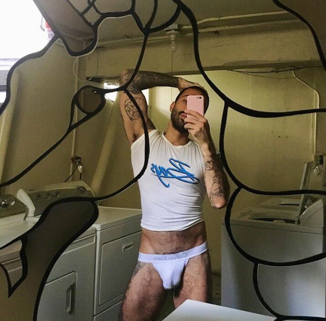 妈妈把男同志儿火辣自拍传给木匠，意外牵成情缘让人跌破眼镜！ - 51虹马