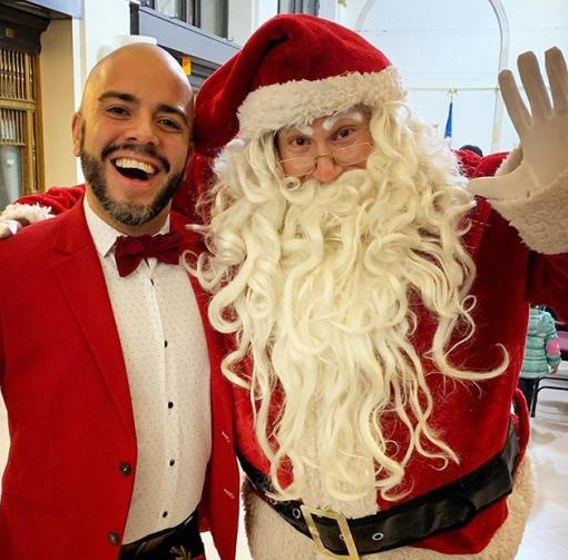 同性恋男孩问圣诞老人上帝是否会爱我？酷儿圣诞小精灵暖心回覆送上彩虹大礼-51虹马