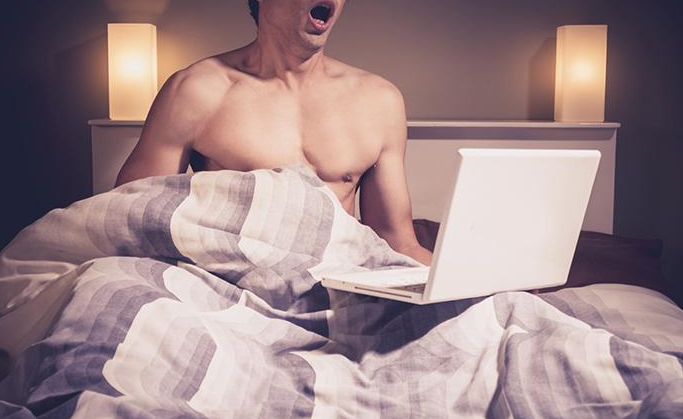 谜片永远看不够？心理学家：你有可能是个超级自恋狂 - 51虹马