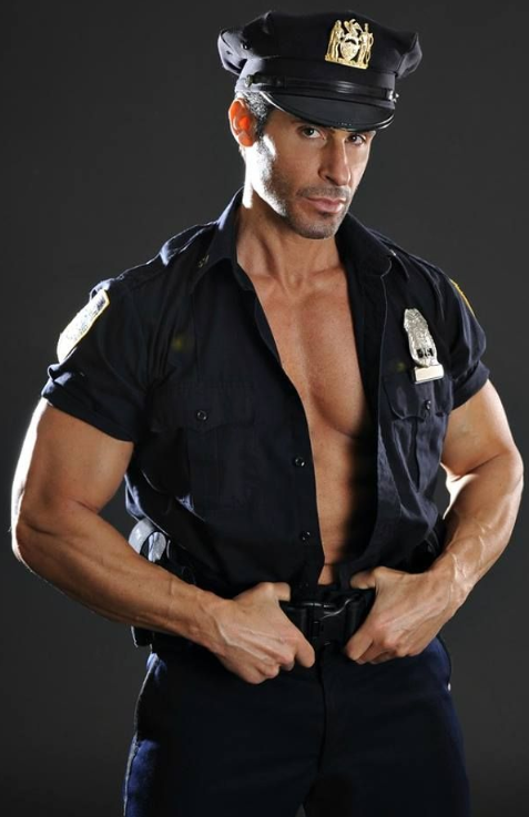 比利时同志轰趴意外插曲！宾客太嗨直接拉开临检警察内裤 - 51虹马