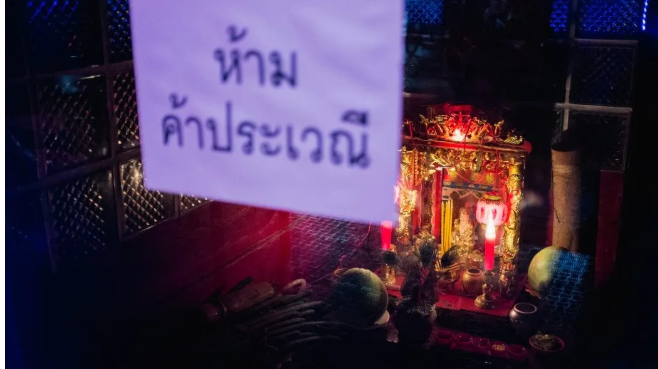 泰国男性工作者：一条无法归去的路 - 51虹马