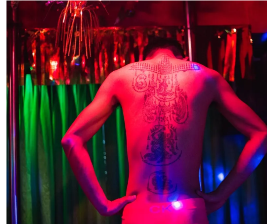 泰国男性工作者：一条无法归去的路 - 51虹马