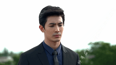 紧身衣肌肉帅哥化身炫腹狂魔，网友：馋他的颜和腱子肉身材！ - 51虹马