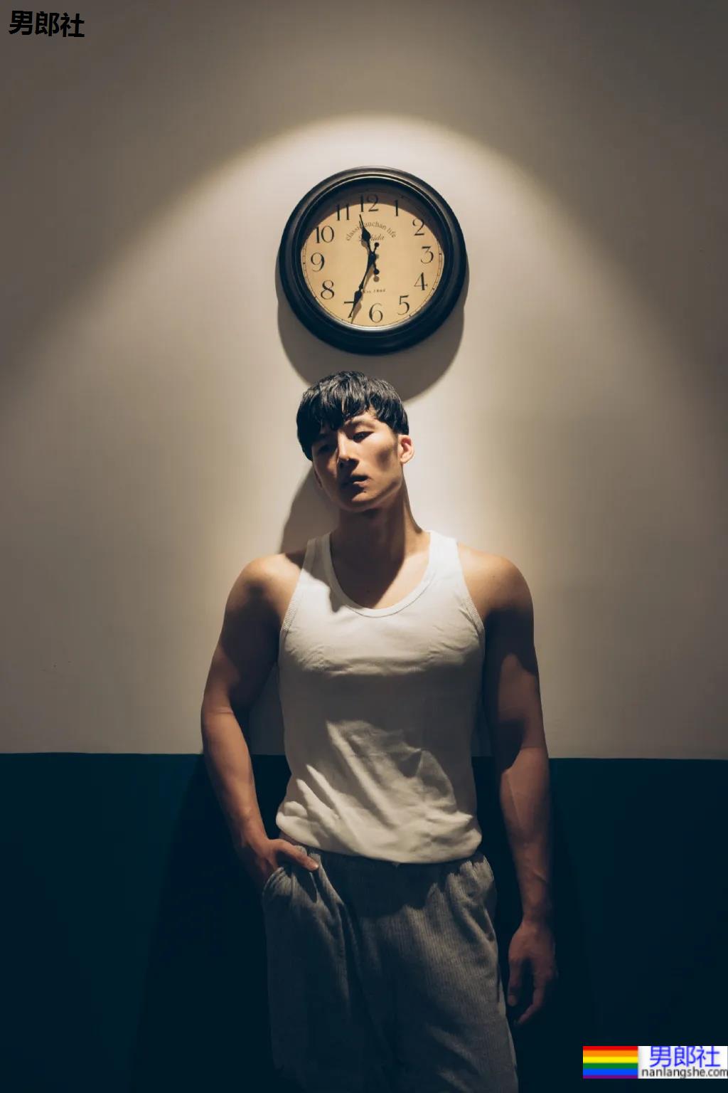 185大长腿高鼻梁极品老师刷屏!条顺腱子肉击剑照帅炸了! - 51虹马 185大长腿高鼻梁极品老师刷屏!条顺腱子肉击剑照帅炸了! - 51虹马