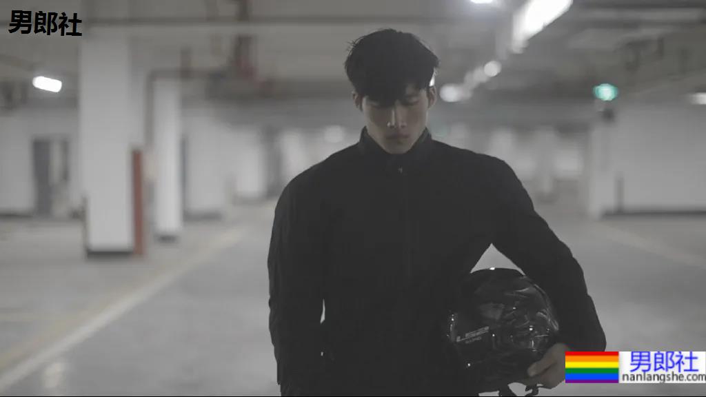 185大长腿高鼻梁极品老师刷屏!条顺腱子肉击剑照帅炸了! - 51虹马 185大长腿高鼻梁极品老师刷屏!条顺腱子肉击剑照帅炸了! - 51虹马