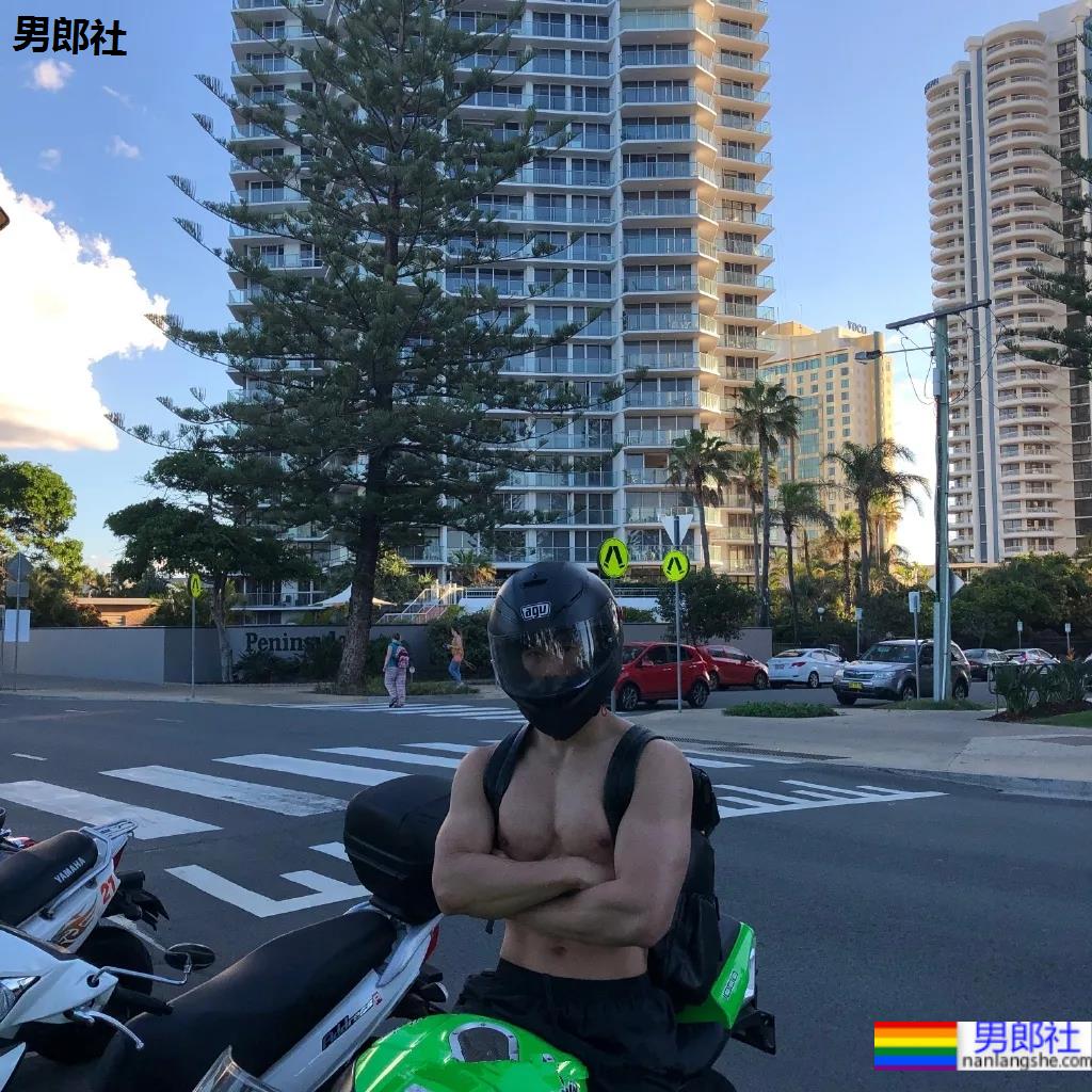 185大长腿高鼻梁极品老师刷屏!条顺腱子肉击剑照帅炸了! - 51虹马 185大长腿高鼻梁极品老师刷屏!条顺腱子肉击剑照帅炸了! - 51虹马