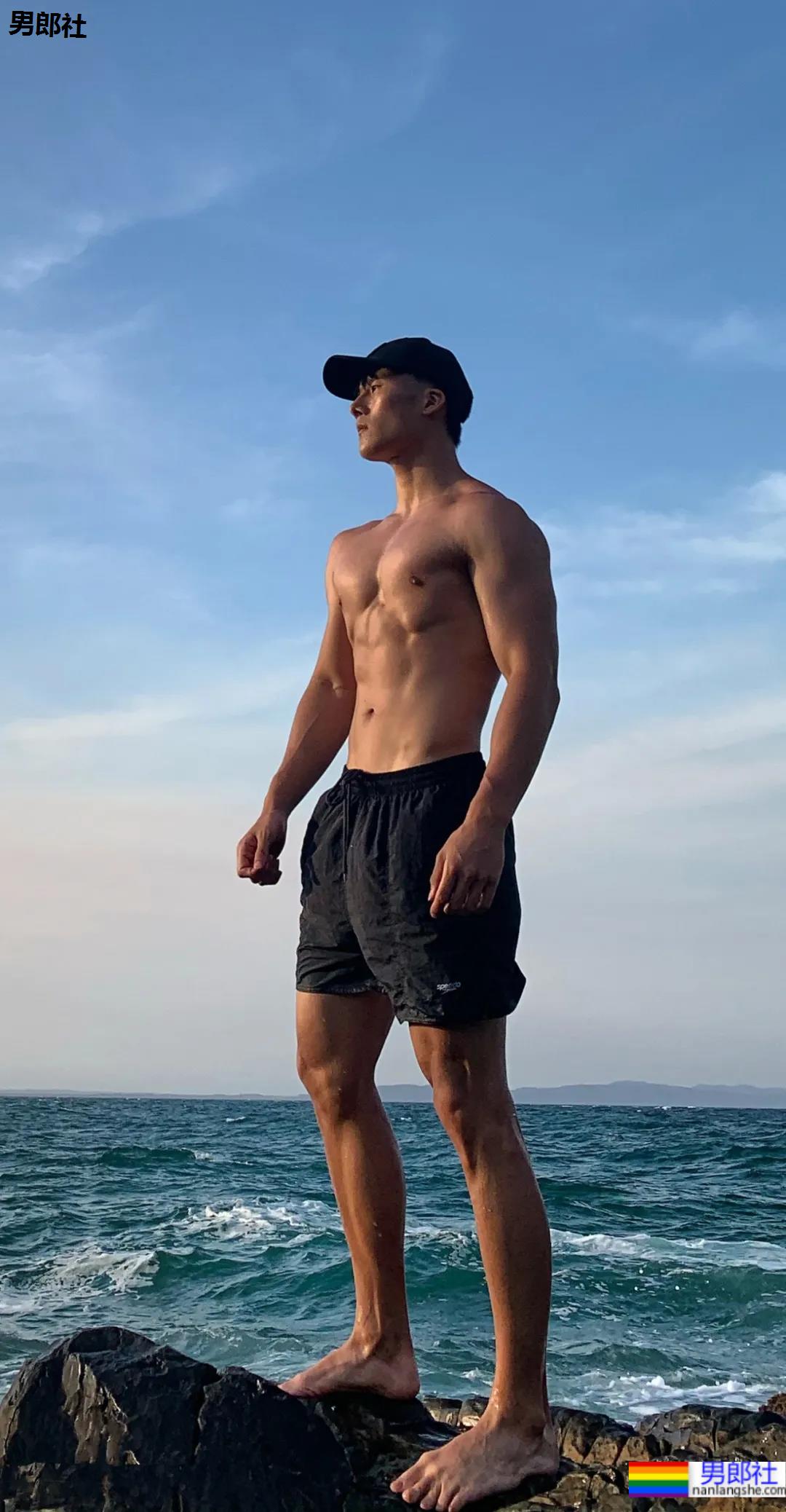 185大长腿高鼻梁极品老师刷屏!条顺腱子肉击剑照帅炸了! - 51虹马 185大长腿高鼻梁极品老师刷屏!条顺腱子肉击剑照帅炸了! - 51虹马