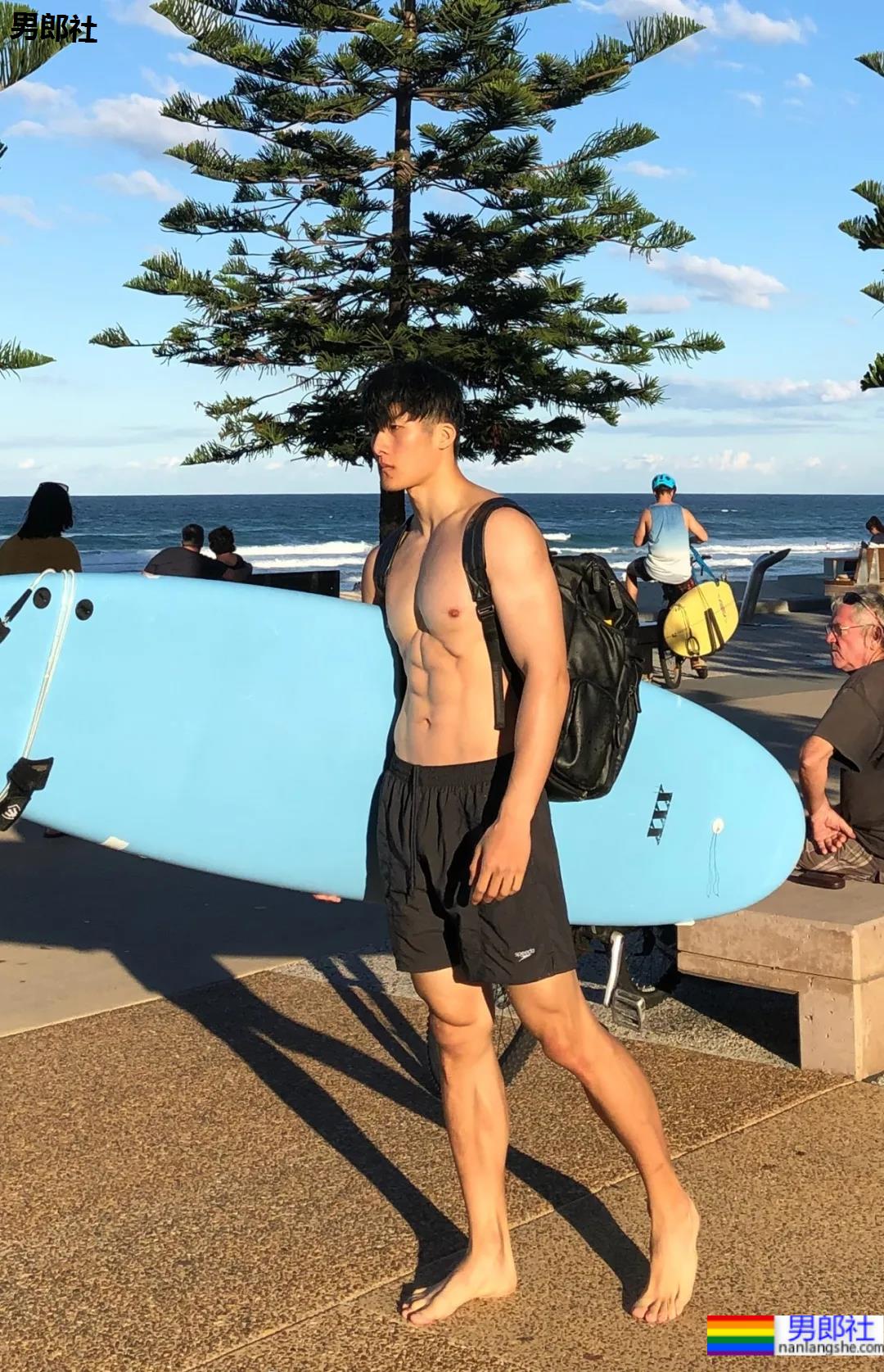 185大长腿高鼻梁极品老师刷屏!条顺腱子肉击剑照帅炸了! - 51虹马 185大长腿高鼻梁极品老师刷屏!条顺腱子肉击剑照帅炸了! - 51虹马