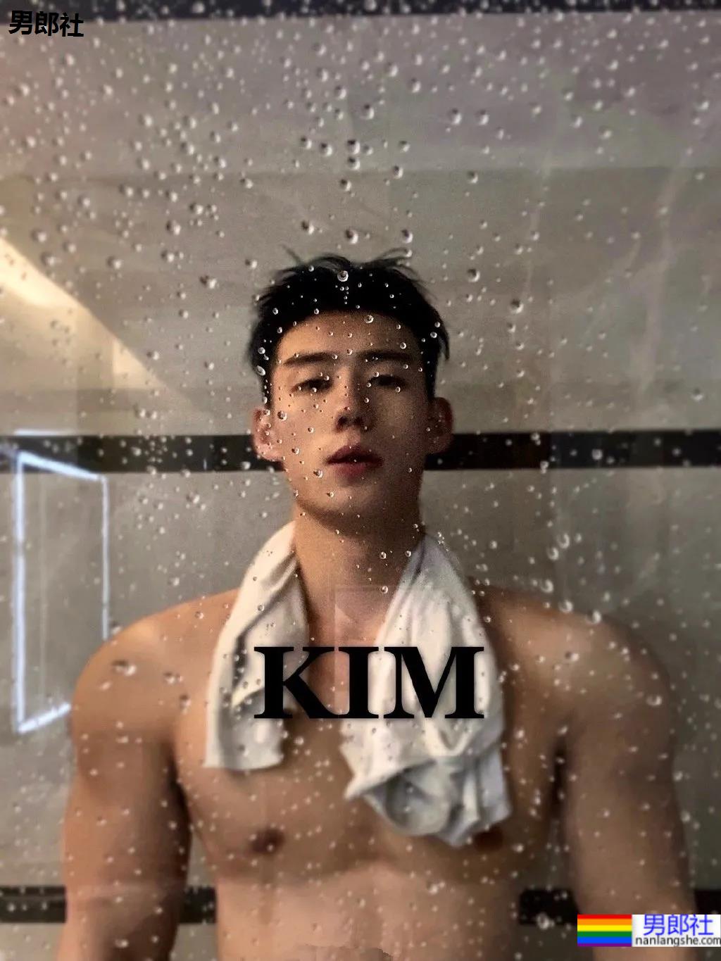 高帅篮球体育生，逆天大长腿绝了！-51虹马