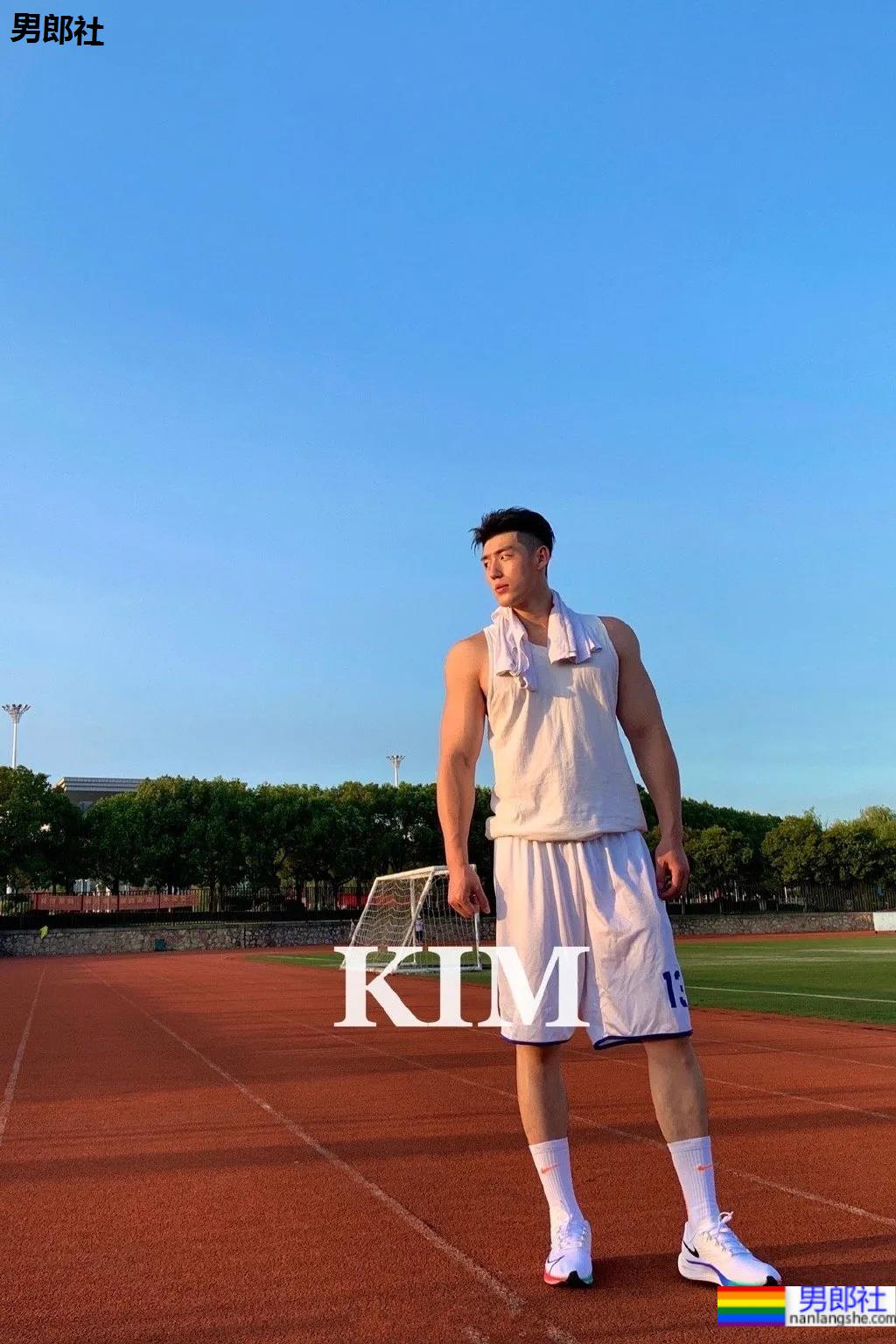 高帅篮球体育生，逆天大长腿绝了！ - 51虹马