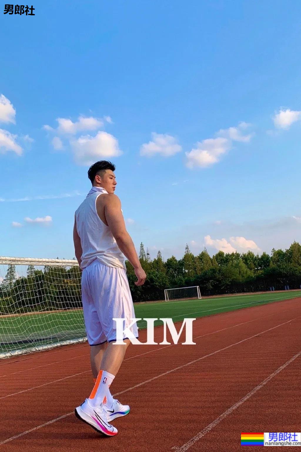 高帅篮球体育生，逆天大长腿绝了！ - 51虹马